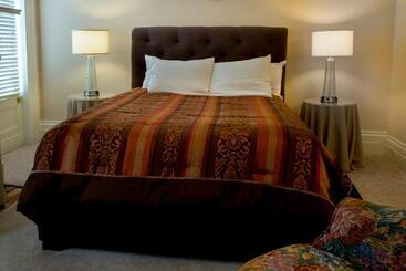 Munro House Bed And Breakfast