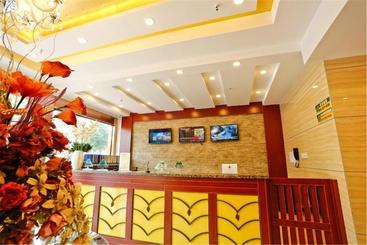 فندق Greentree Inn Huanggang Hong An Walmart Plaza Business