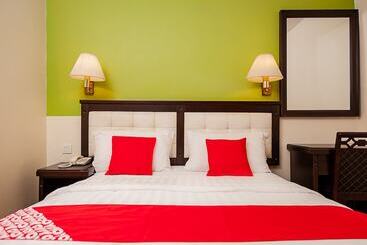 בית מלון כפרי Oyo 90055 Mansion Inn