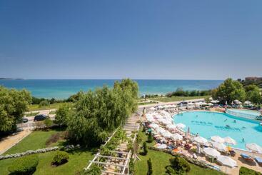 هتل Perla Beach Club   All Inclusive