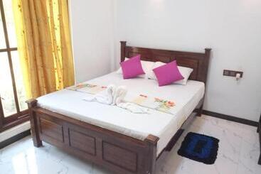 酒店 Silent Peacock Villa And Peacock Cafe