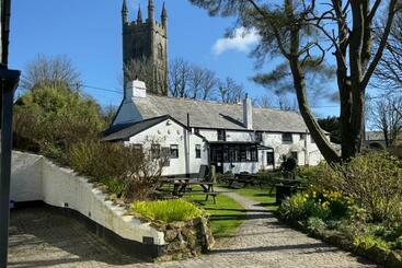 בית מלון כפרי The Crown Inn