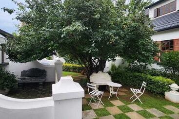 פנסיון Oak View Manor