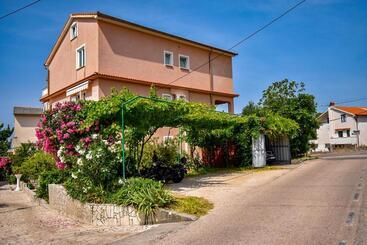 פנסיון Rooms Anđela