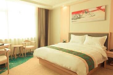 Отель Greentree Eastern Fuyang Yingdong District South Guoyang Road