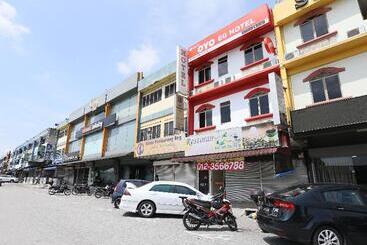 בית מלון כפרי Oyo 89672 Eg  Jj