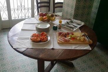 پانسیون Villa Moschella