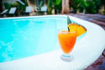 Апарт-отель Alloro Jungle Villas