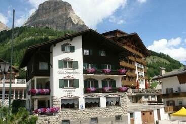 住宿加早餐  Ciasa Soreghina