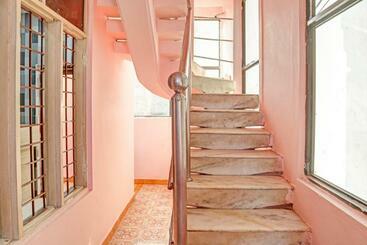 ホテル Spot On 67642 Sindhu Lodge