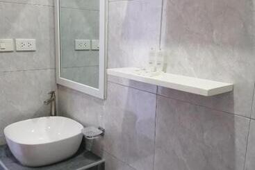 هاستل Christelle Inn