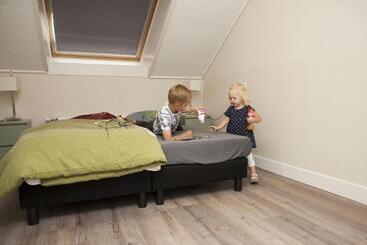 هتل Groeps Villa 24 Pers