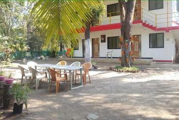 Курорт Lotus Cottage