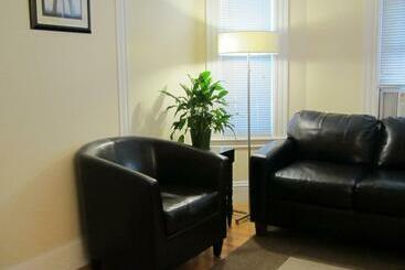 Bowers House Bed And Breakfast