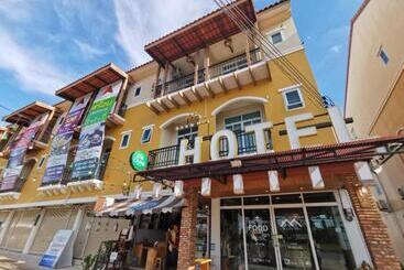 酒店 Baan Urt Suratthani Airport