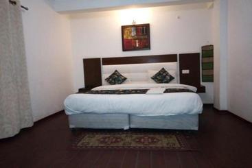 Отель Goroomgo Cottage Orchid Nainital