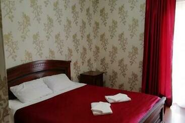 Panzió Mini Hotel Yanson 2