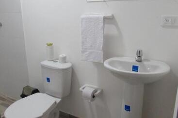 הוסטל Sgreen Duplex Apartments I