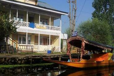 호텔 Chachoo Palace