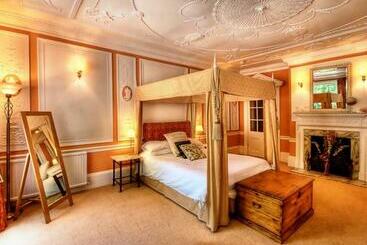 فندق The Town House