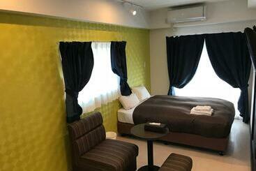 מלון דירות Bibi Hotel Futenma