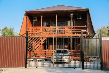 Panzió Guest House Alamys