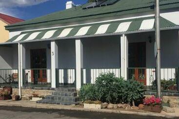 펜션 Horse And Mill Guesthouse