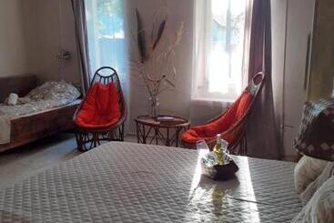 Пансион Karikatúra Vendégház