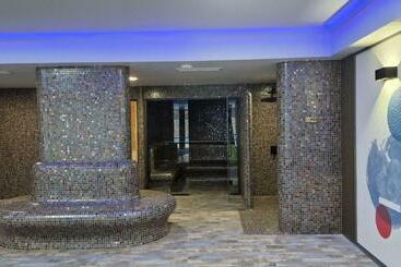 公寓式酒店  Hello Hissar