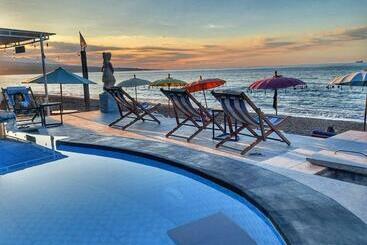 פנסיון Bahari Beach Amed