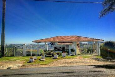 ペンション Chalé Alto Da Serra Sp