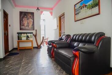 Пансион Kandy Blue