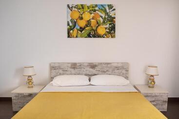 بنسيون Maria Tindara La Locanda