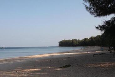 پانسیون Naiyang Seaview Place Resort