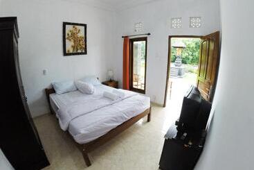 Пансион Uluwatu Made Guesthouse