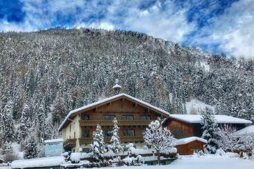 هتل Garni Bergwelt