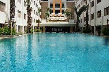 מלון דירות Kuta Luxury Residence