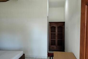 פנסיון Bayumantra Bungalows