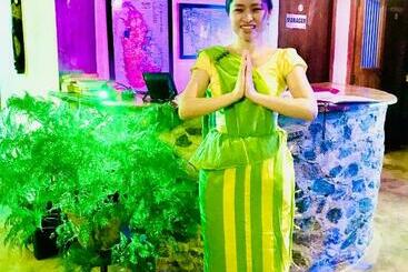 Пансион Manel Guest House