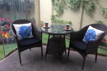 Bed and Breakfast Albert Mews B And B