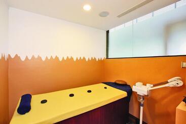 Holiday Vista Thekkady A Premium Hotel Near Periyar Wild Life Sanctuary With Sky View Pool