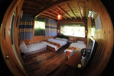 پانسیون Tiger Leaping Gorge Sean’s Spring Guesthouse