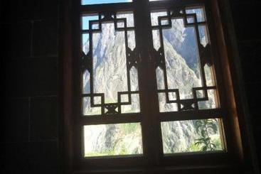 پانسیون Tiger Leaping Gorge Sean’s Spring Guesthouse