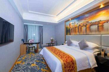 Vienna Hotel Dongguan East Bus Station