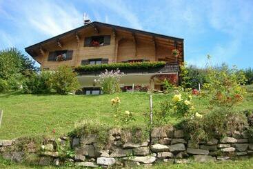 住宿加早餐  Chambre D'hôtes La Trace