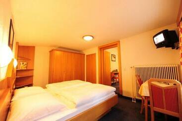 تختخواب و صبحانه Haus Enzian