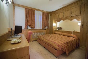 בית מלון כפרי Europa Residence