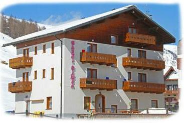 ホテル Garni Gimea