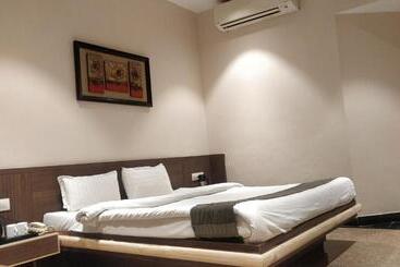 Отель Mount Regency