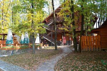 هتل Praha Wood House